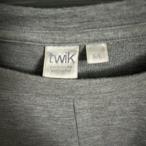 Twik long sleeve knotted waist crop tee - Picture 3 of 4